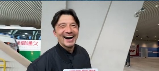  帶孩子和帶球隊(duì)哪個(gè)更累？謝暉笑言：都累，但帶孩子更累