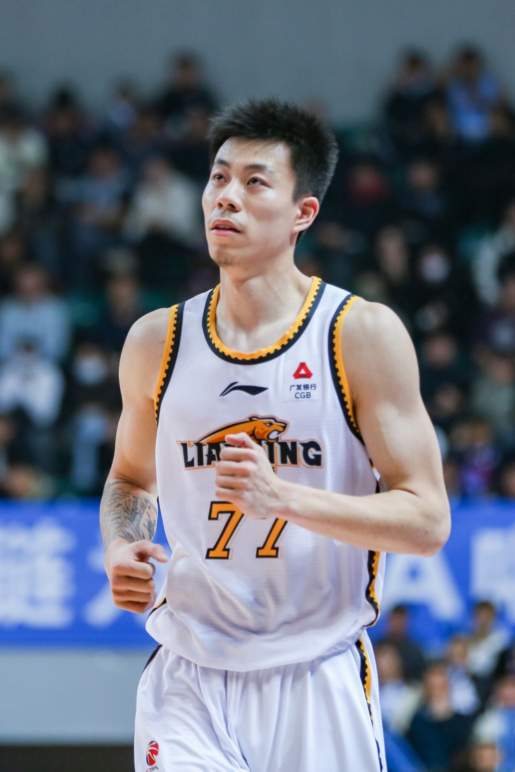  媒體人：張鎮(zhèn)麟、韓德君將因傷缺席今晚對(duì)陣北控的比賽