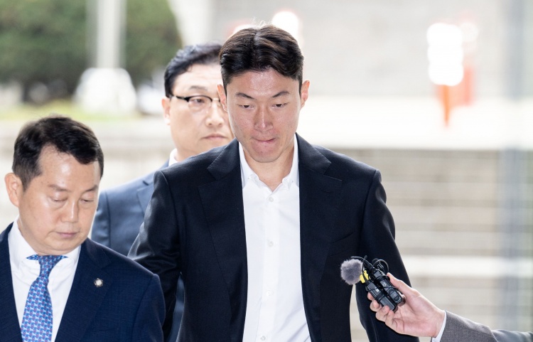  韓國國腳黃義助非法拍攝不雅視頻，一審被判有期徒刑1年緩刑2年！